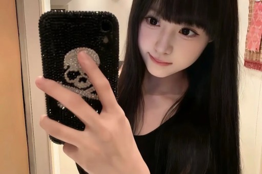 炸裂！女星被大佬做局签屈辱协议、被爆猛料的瓜